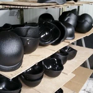 Matériau résistant aux surexplosifs polyurée